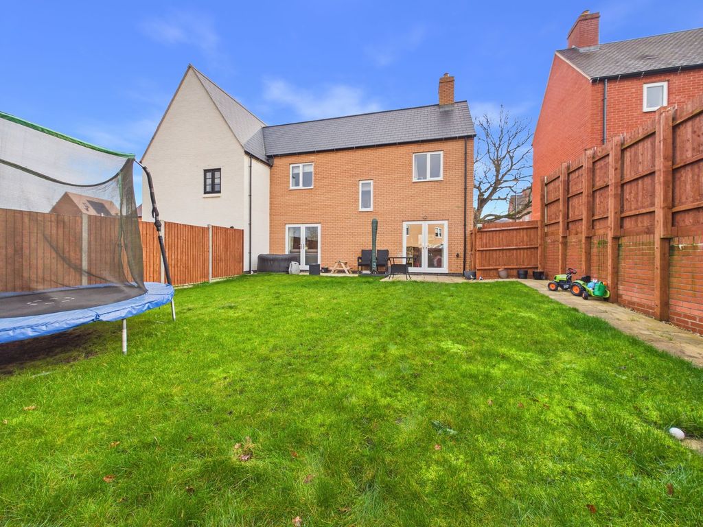 Additional image 21 of 3 bed semi-detached house for saleNewbury Street, Towcester NN12