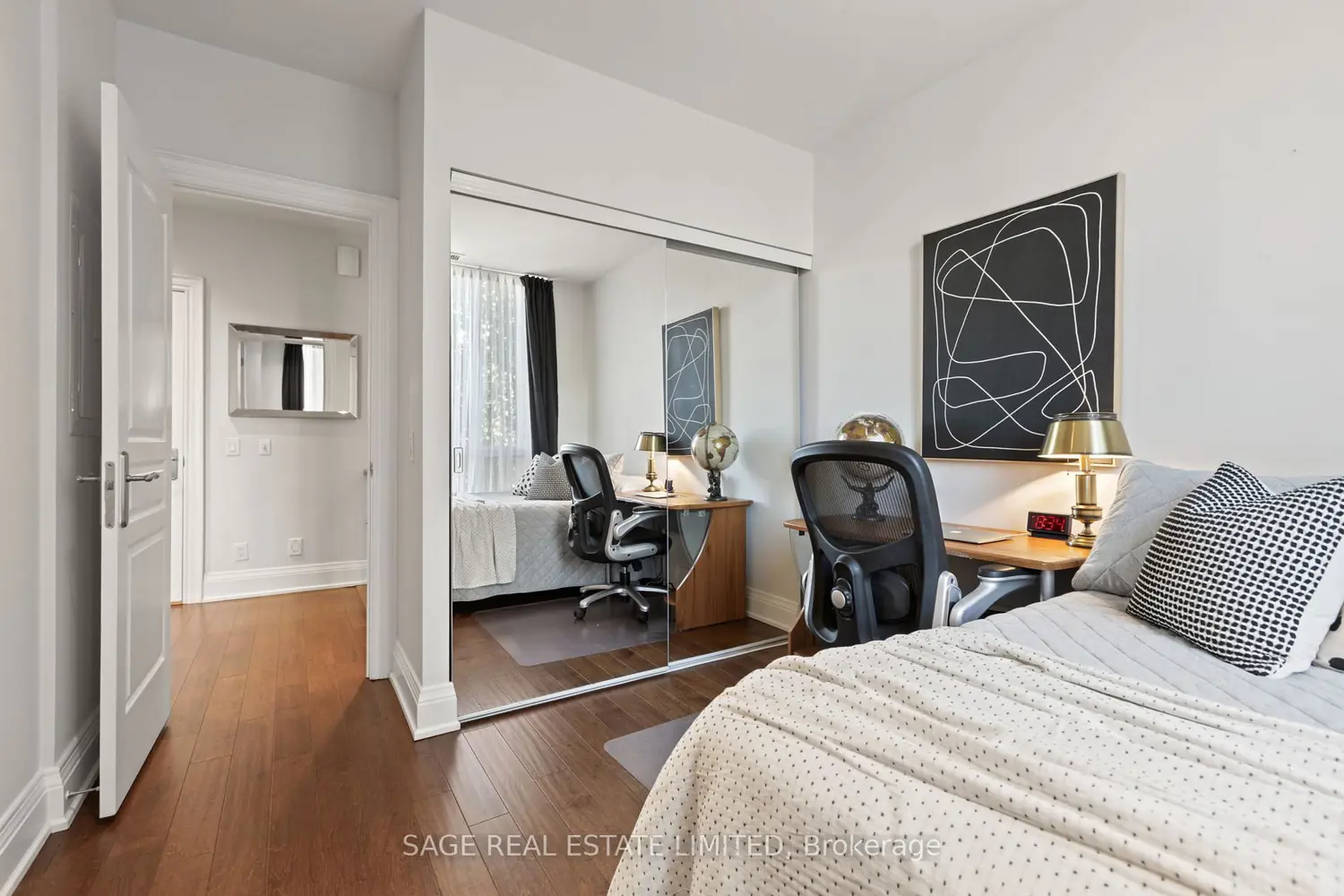 Additional image 10 of 25 Greenview Avenue Th#31