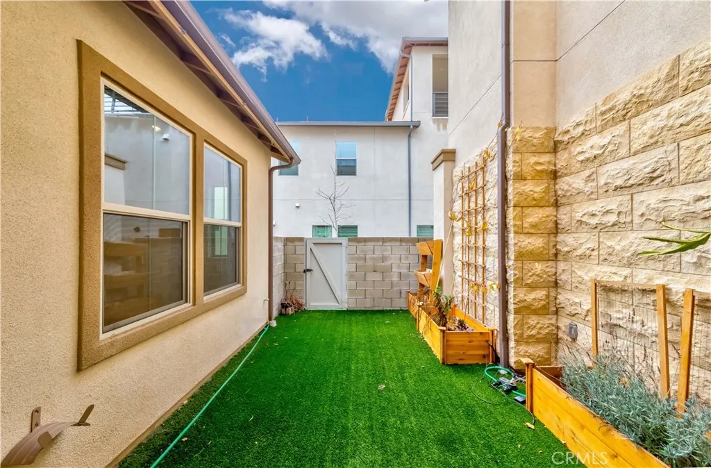 Additional image 69 of 191 Frame, Irvine, CA 92618