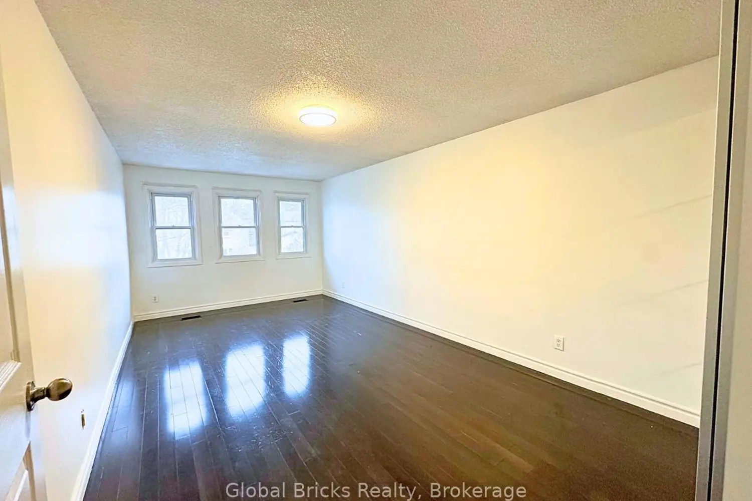 Additional image 16 of 41 Fieldview Crescent