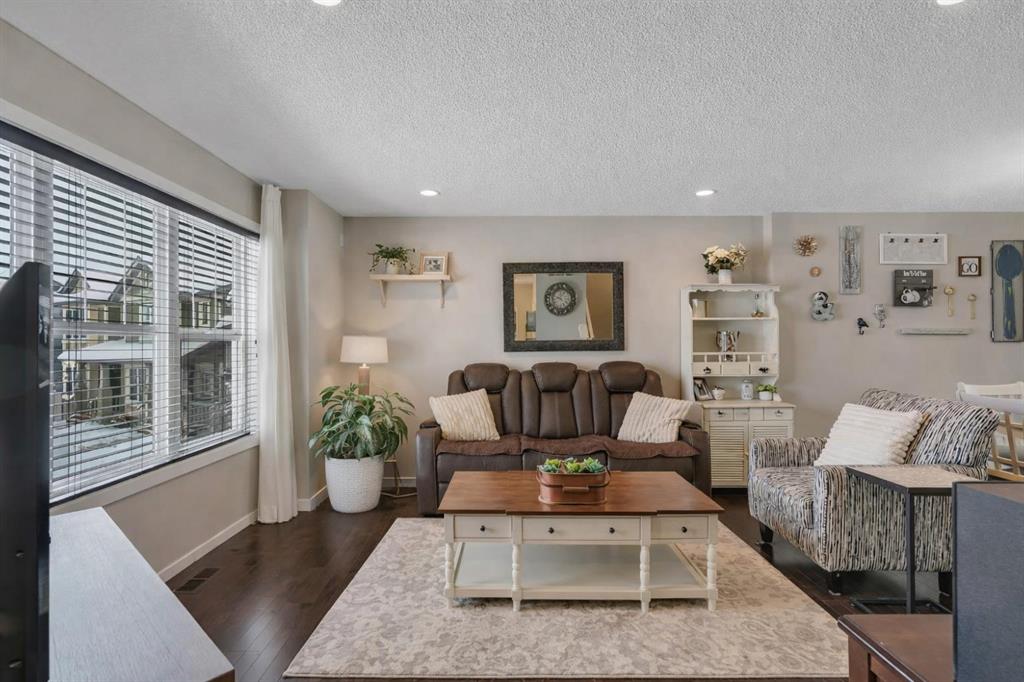 Additional image 2 of 124 Panamount Way NW, Calgary, AB, T3K 0P7