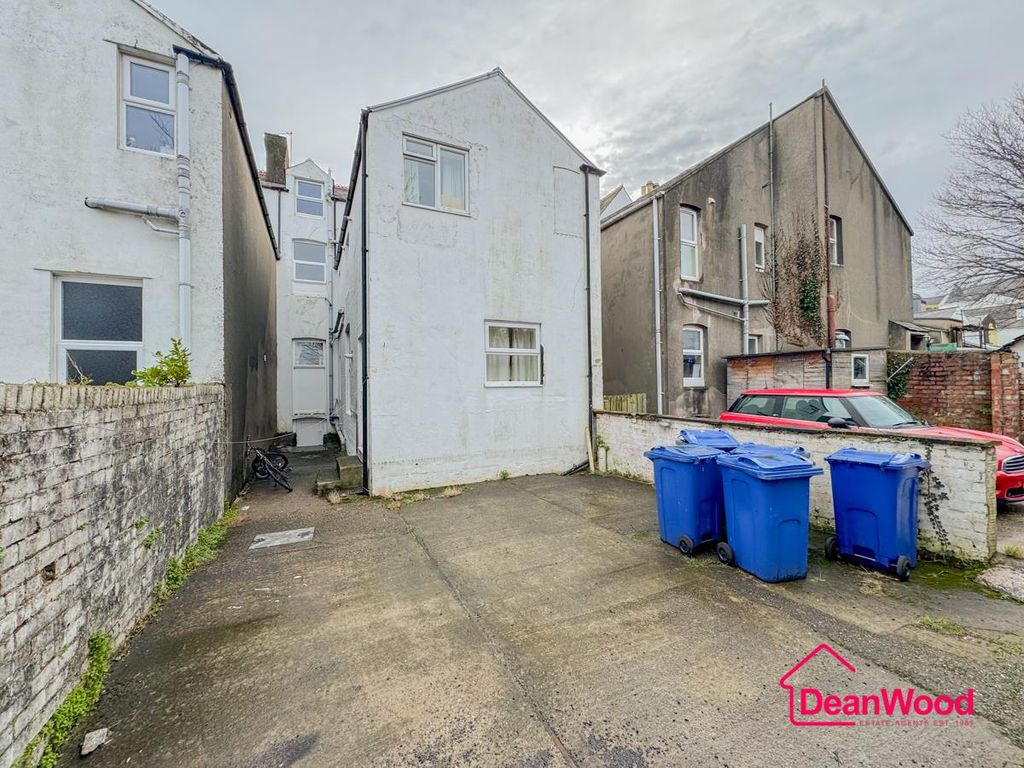 Additional image 2 of 5 bed flat for sale2 Maycroft, Mayhill, Ramsey, Isle Of Man IM8