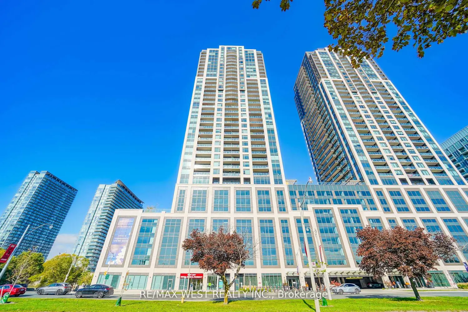 1928 Lake Shore Boulevard 2102