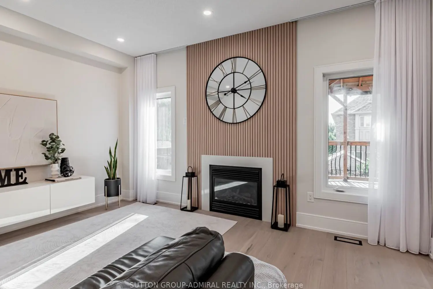 109 Barli Crescent photo 2