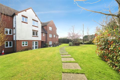 Millers Court, Shirley B90
