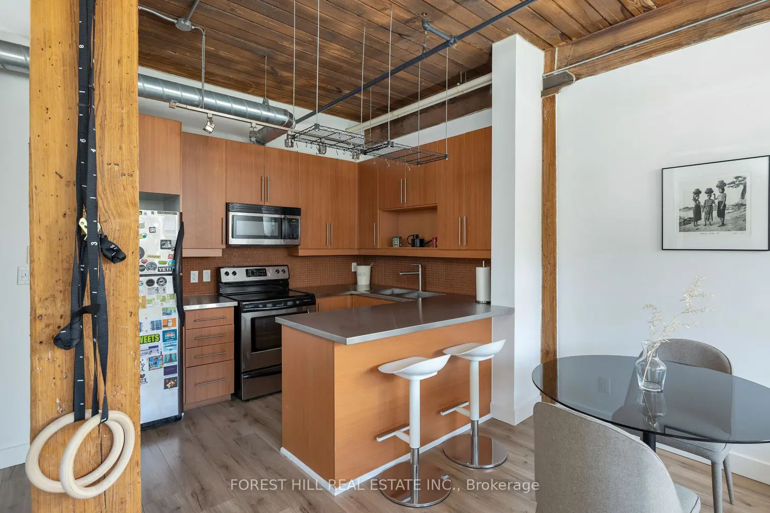 Additional image 5 of 2154 Dundas Street 105