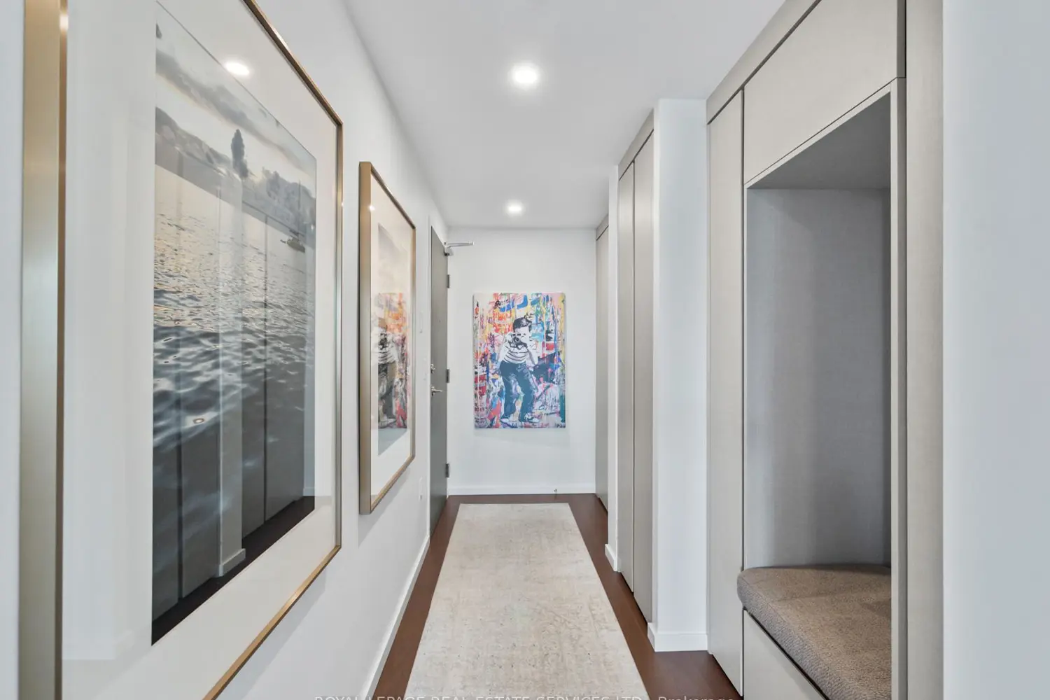 21 Lawren Harris Square 904