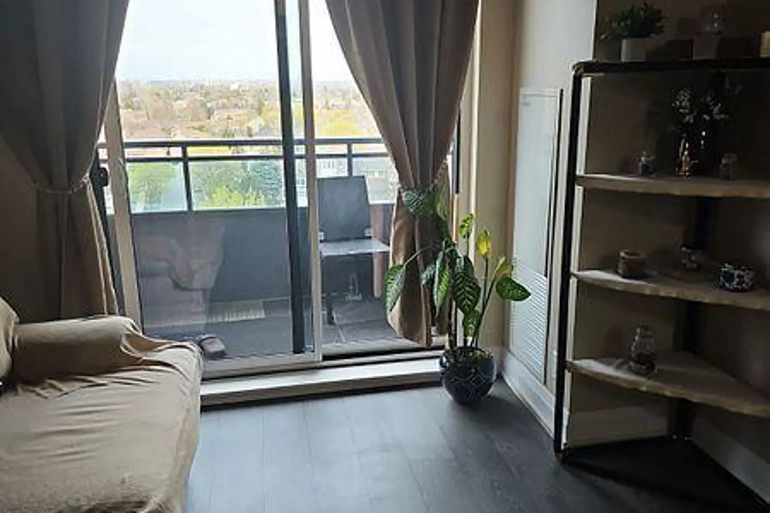 Additional image 3 of 7900 Bathurst Street 714