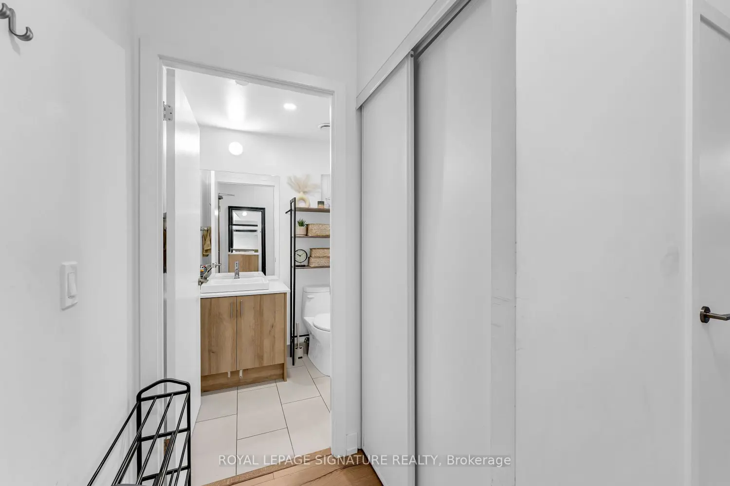 Additional image 5 of 1195 The Queensway 317