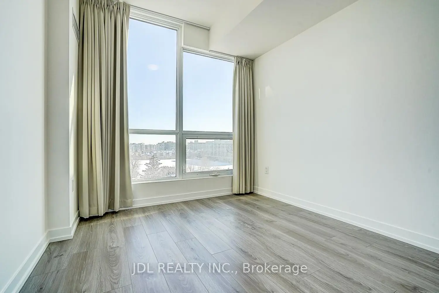 Additional image 11 of 10 De Boers Drive 808