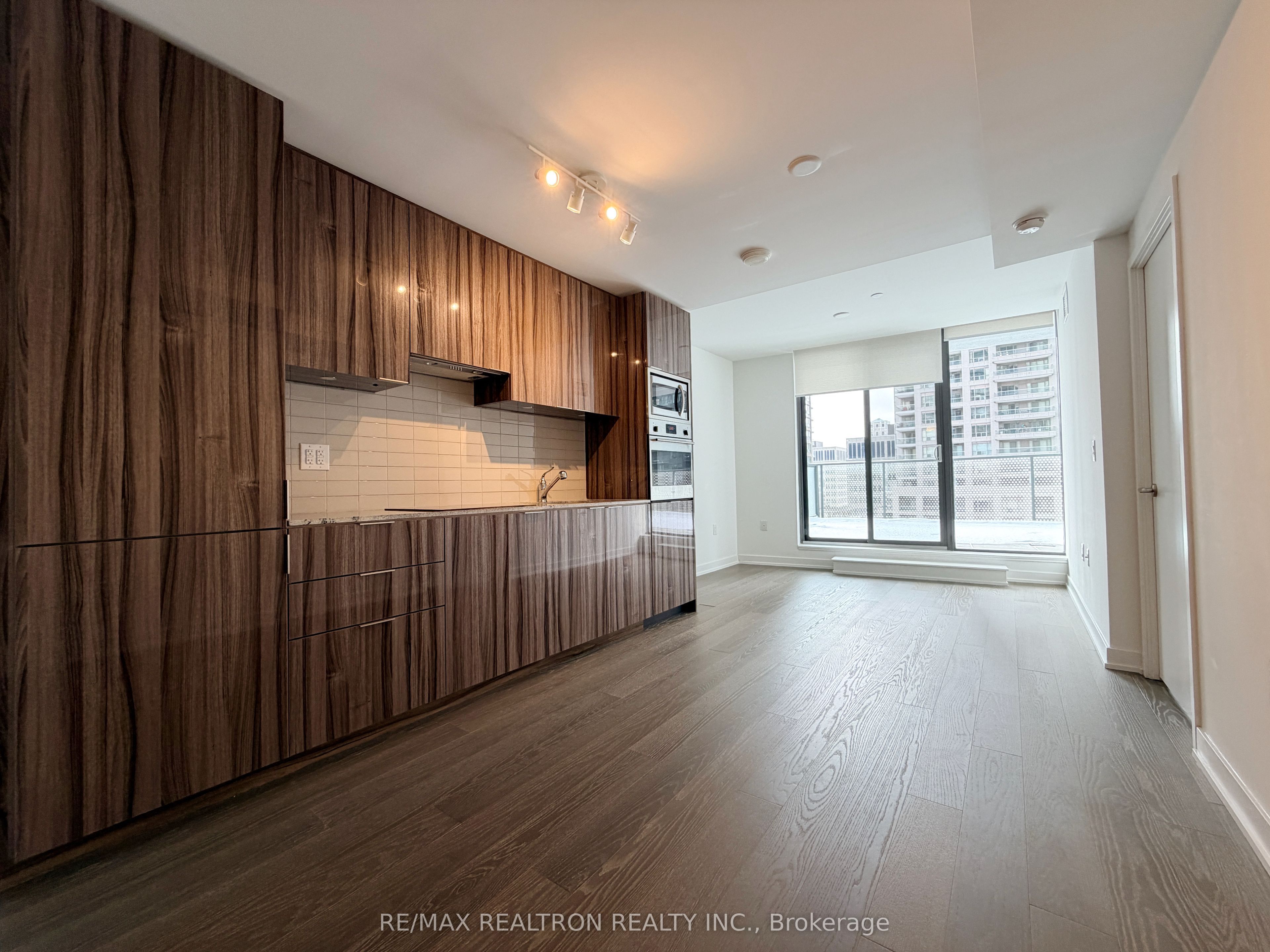 Additional image 2 of 709-11 Wellesley Street W, Toronto, ON, M4Y 0G4