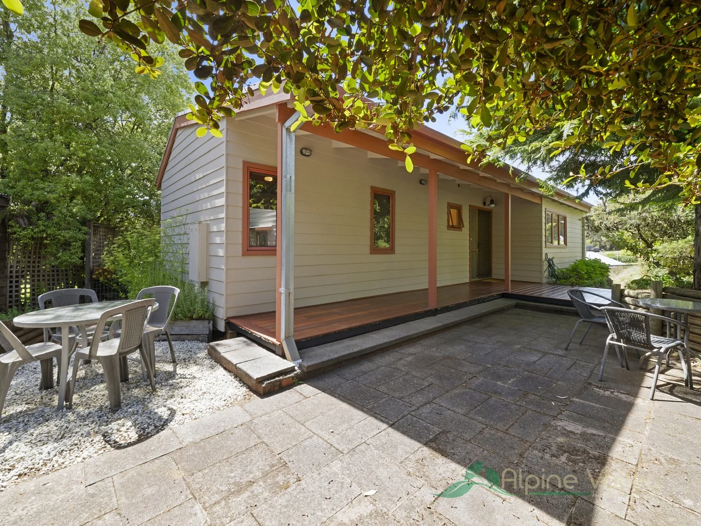 4 Reid Court, Tawonga South VIC 3698