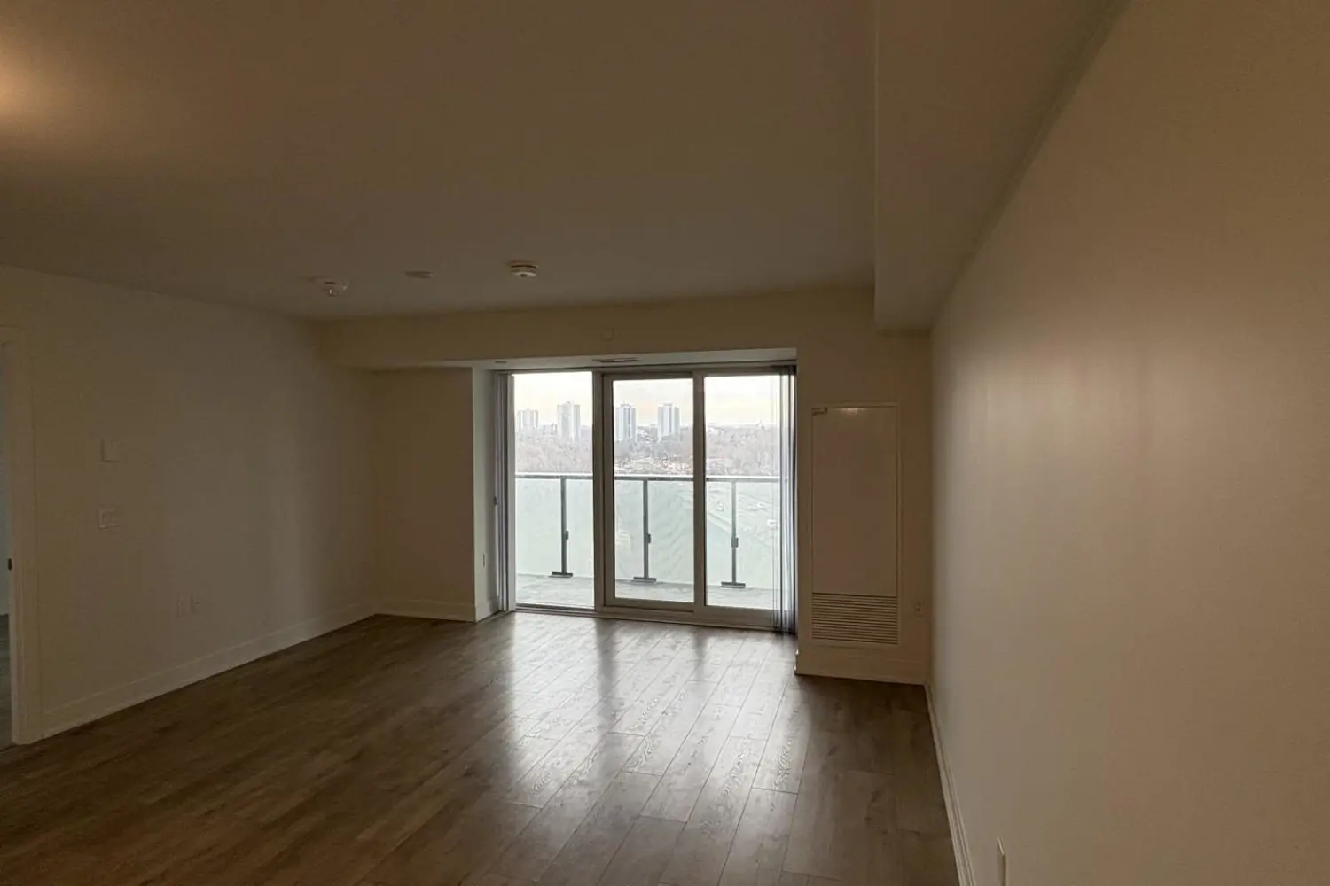 Additional image 8 of 575 Bloor Street 704