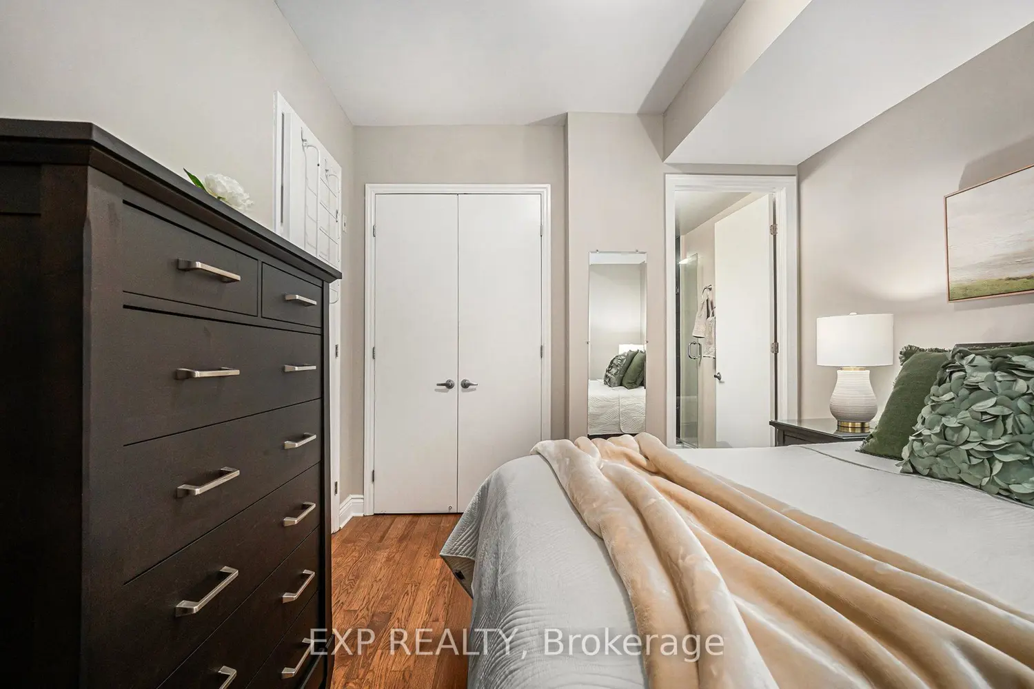 Additional image 11 of 327 Breezehill Avenue 403