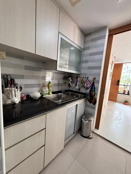 Additional image 6 of 67 Compassvale Bow