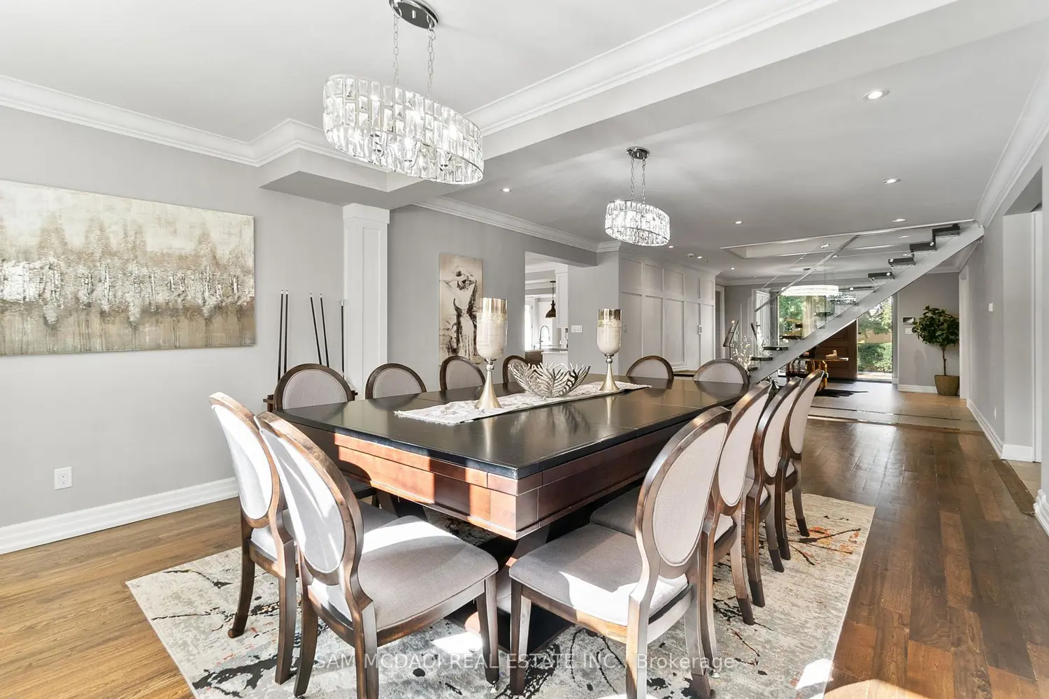 Additional image 5 of 2552 Jarvis Street