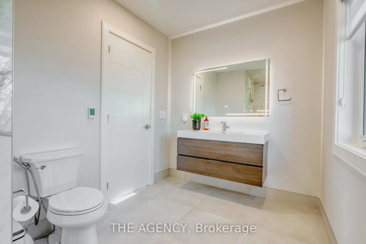 Additional image 18 of 519 Third Line