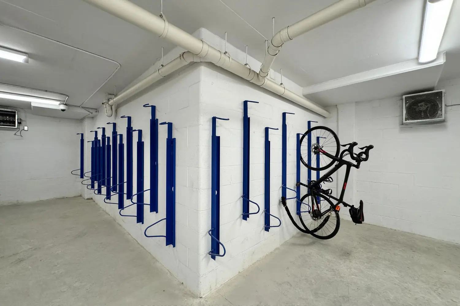 Additional image 18 of 2060 Lakeshore Road 405