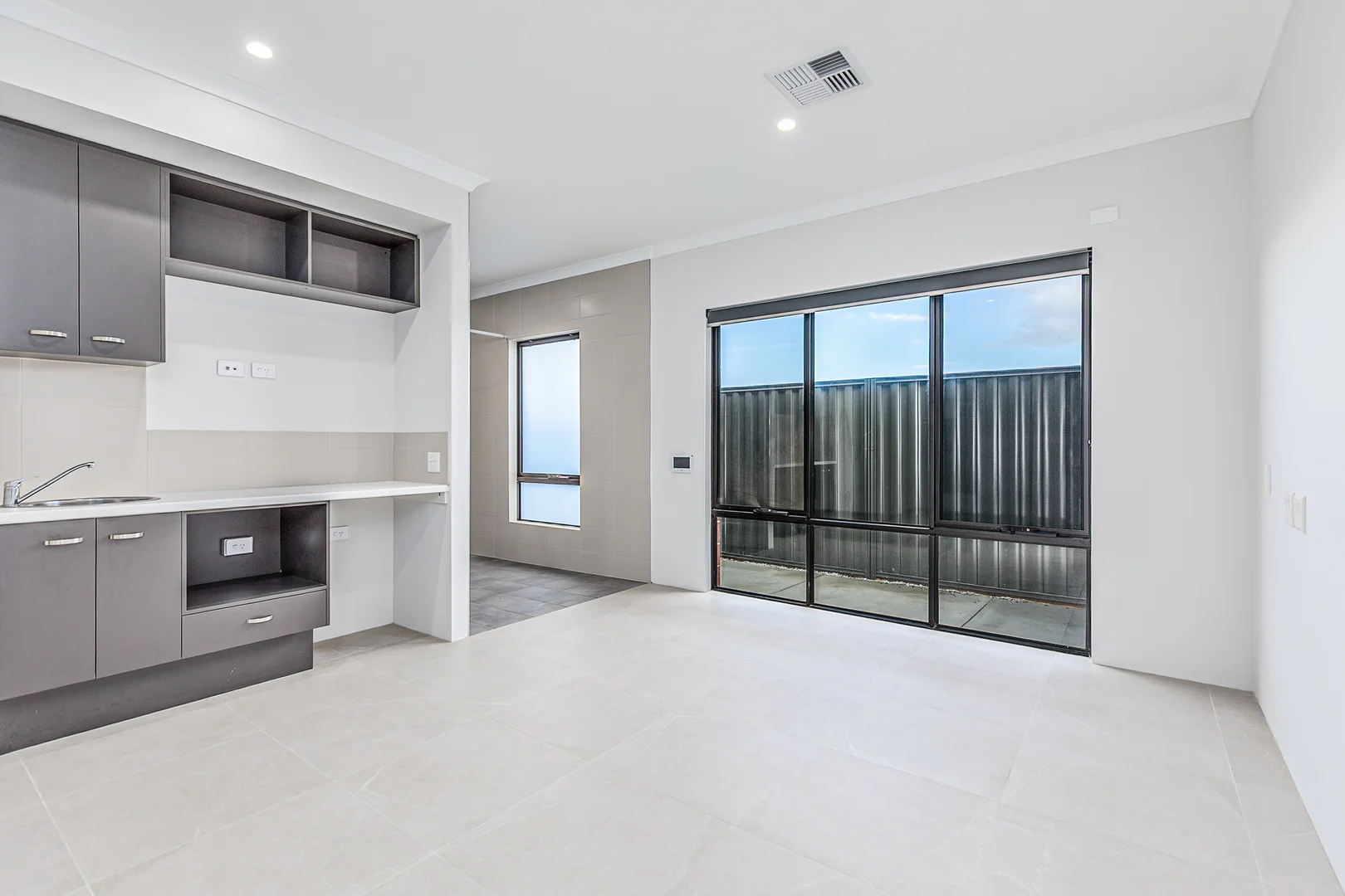 Additional image 7 of Haynes WA 6112