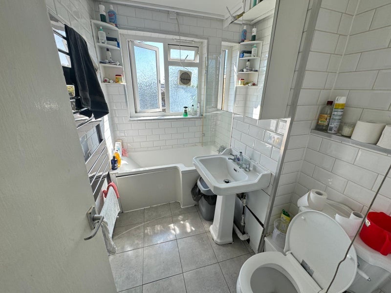 Additional image 3 of Room in a Shared House, London United Kingdom, E1, N1 7GU