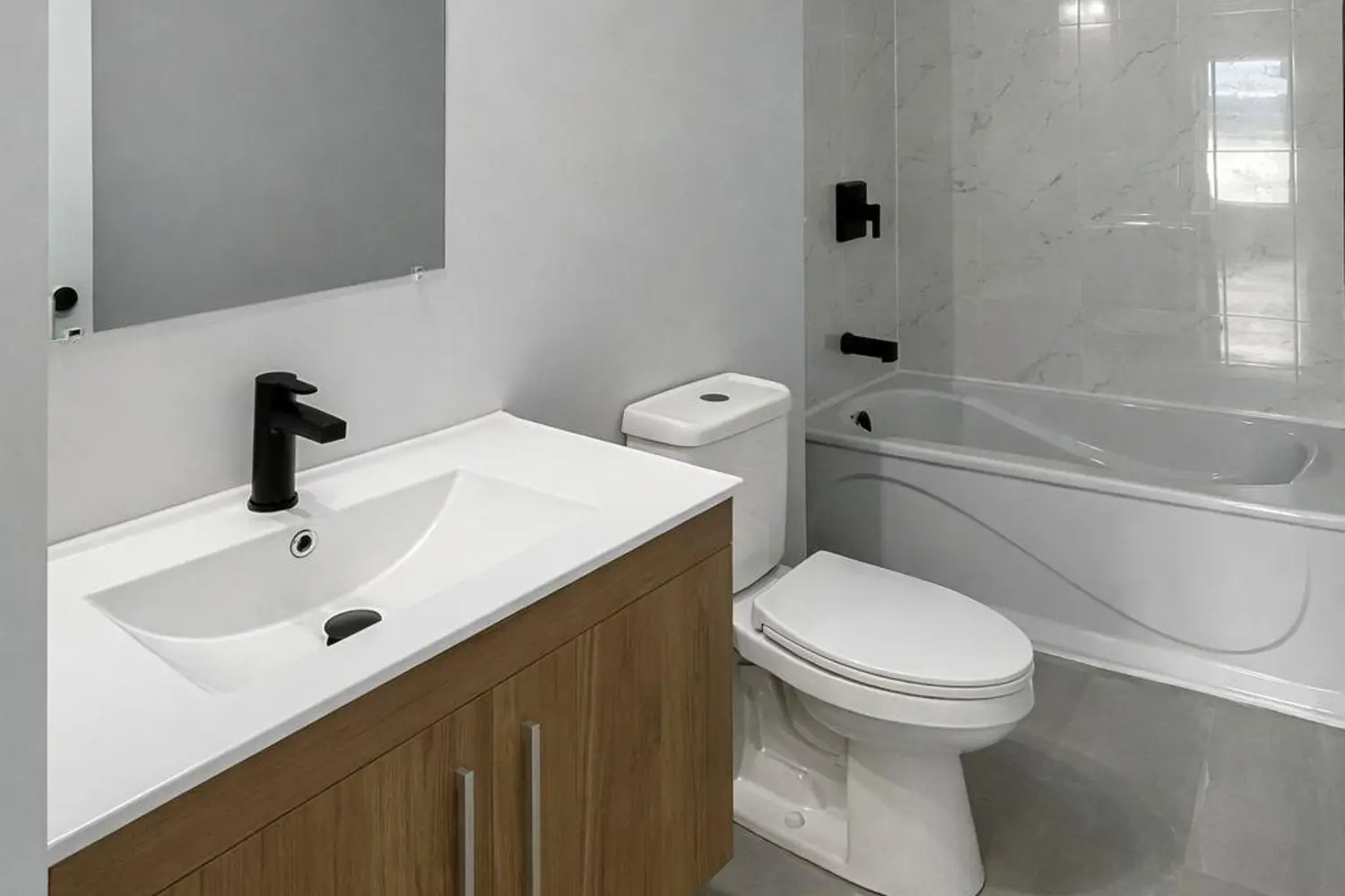 Additional image 9 of 3676-3678 Front Road