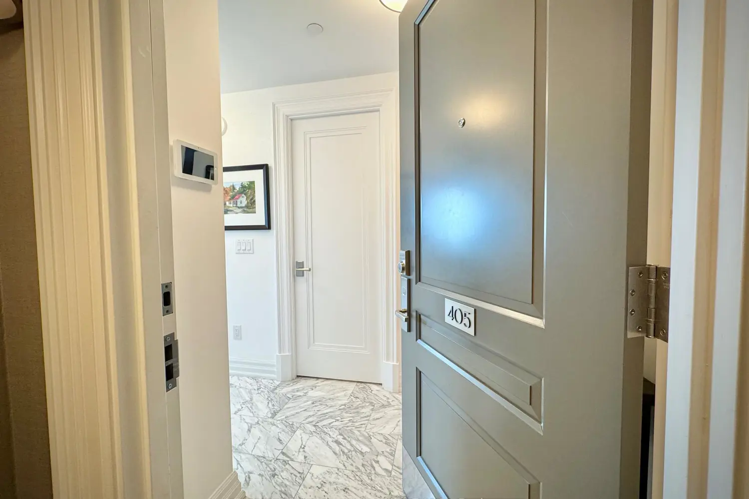 Additional image 4 of 2060 Lakeshore Road 405