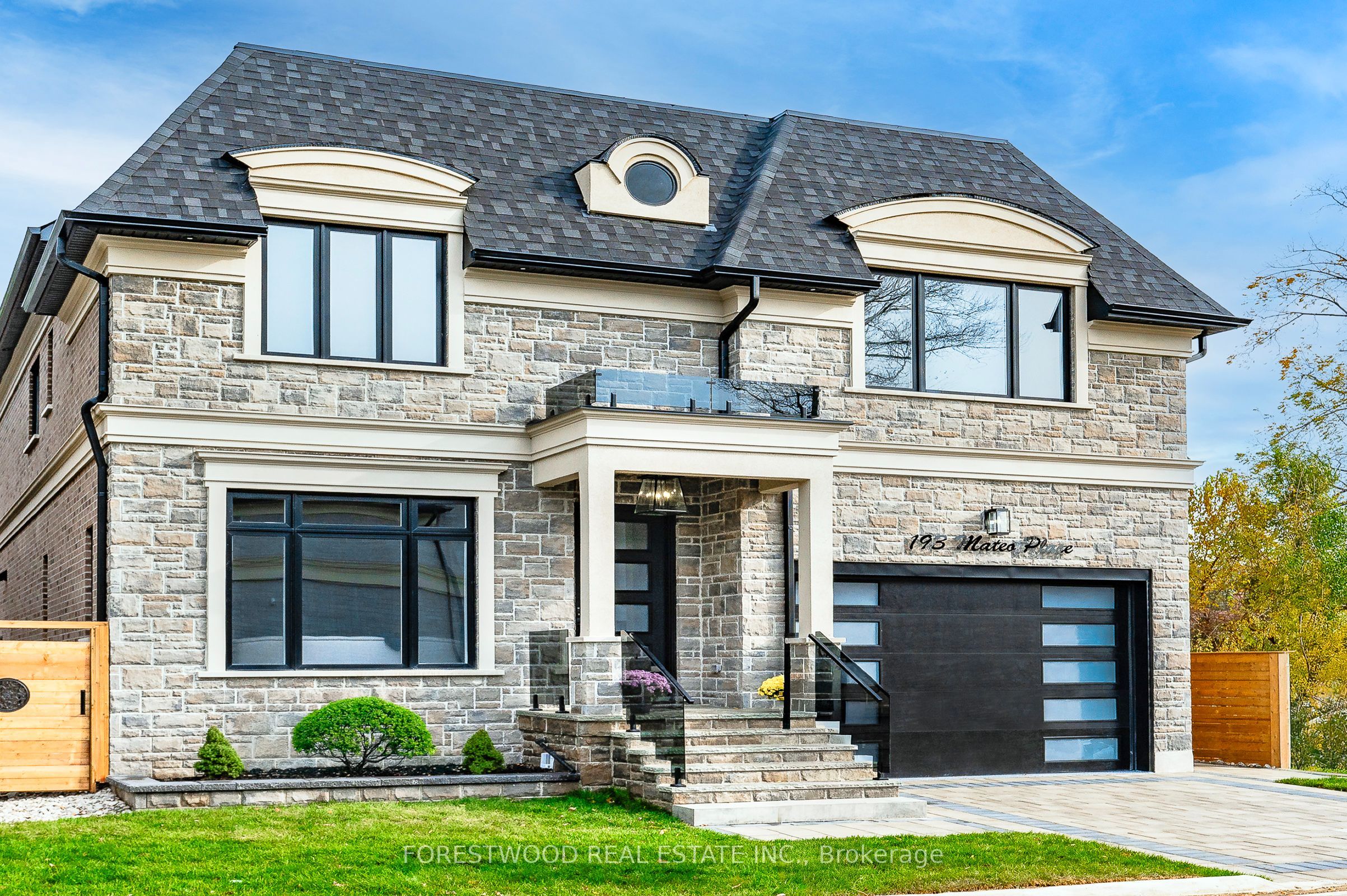 193 Mateo Place, Mississauga, ON, L5A 2K4