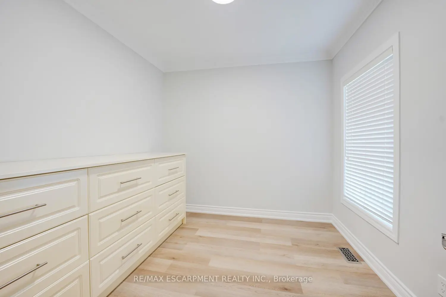 Additional image 6 of 8 Ridgewood Drive