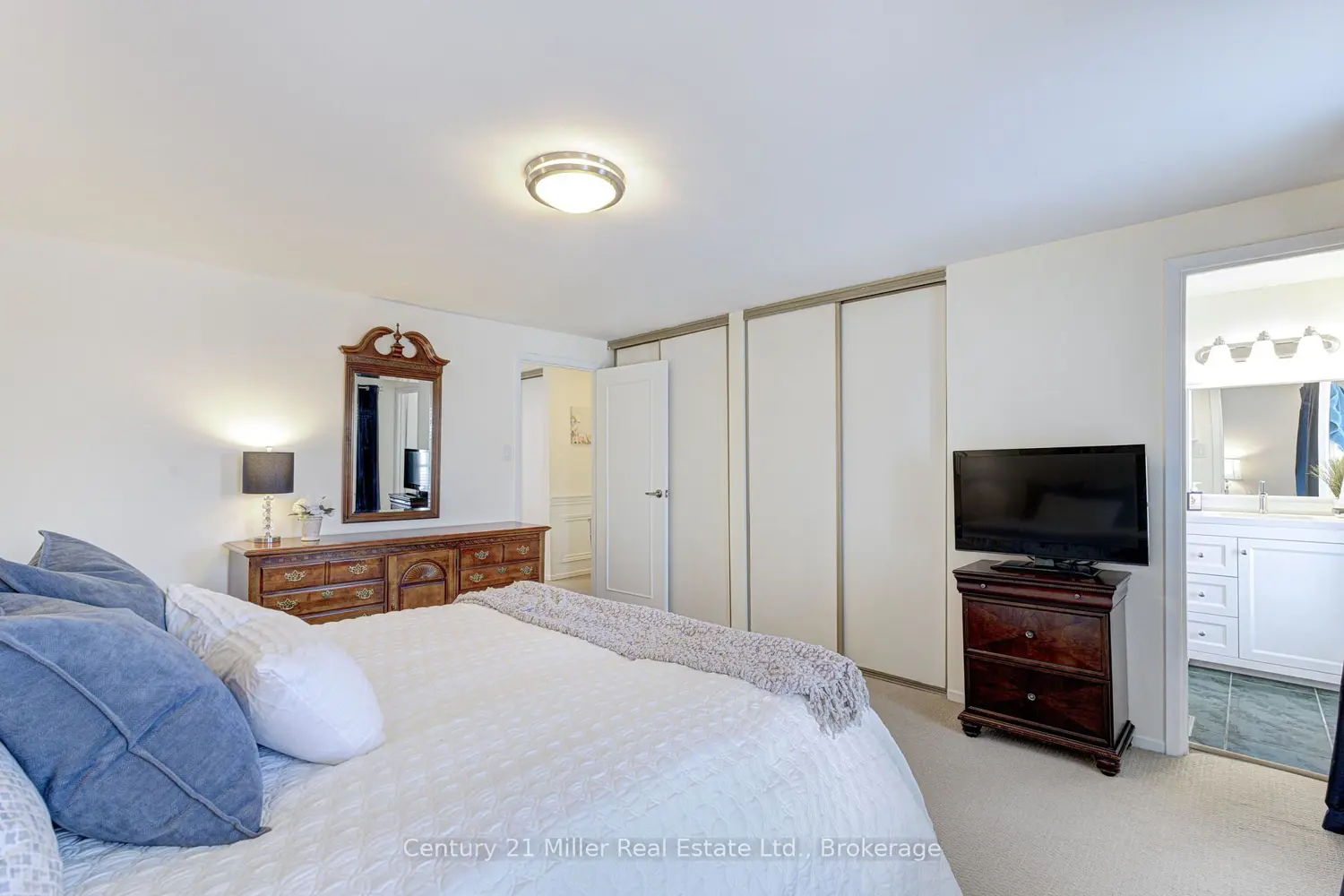 Additional image 5 of 2258 Upper Middle Road 4