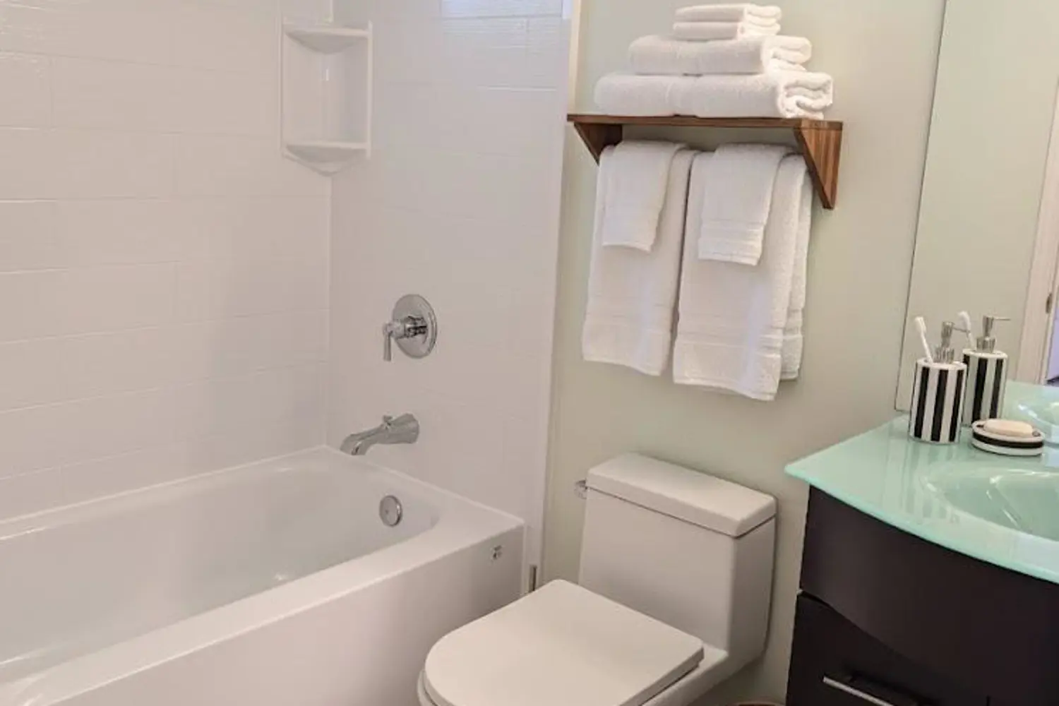 Additional image 15 of 650 Lawrence Avenue 223