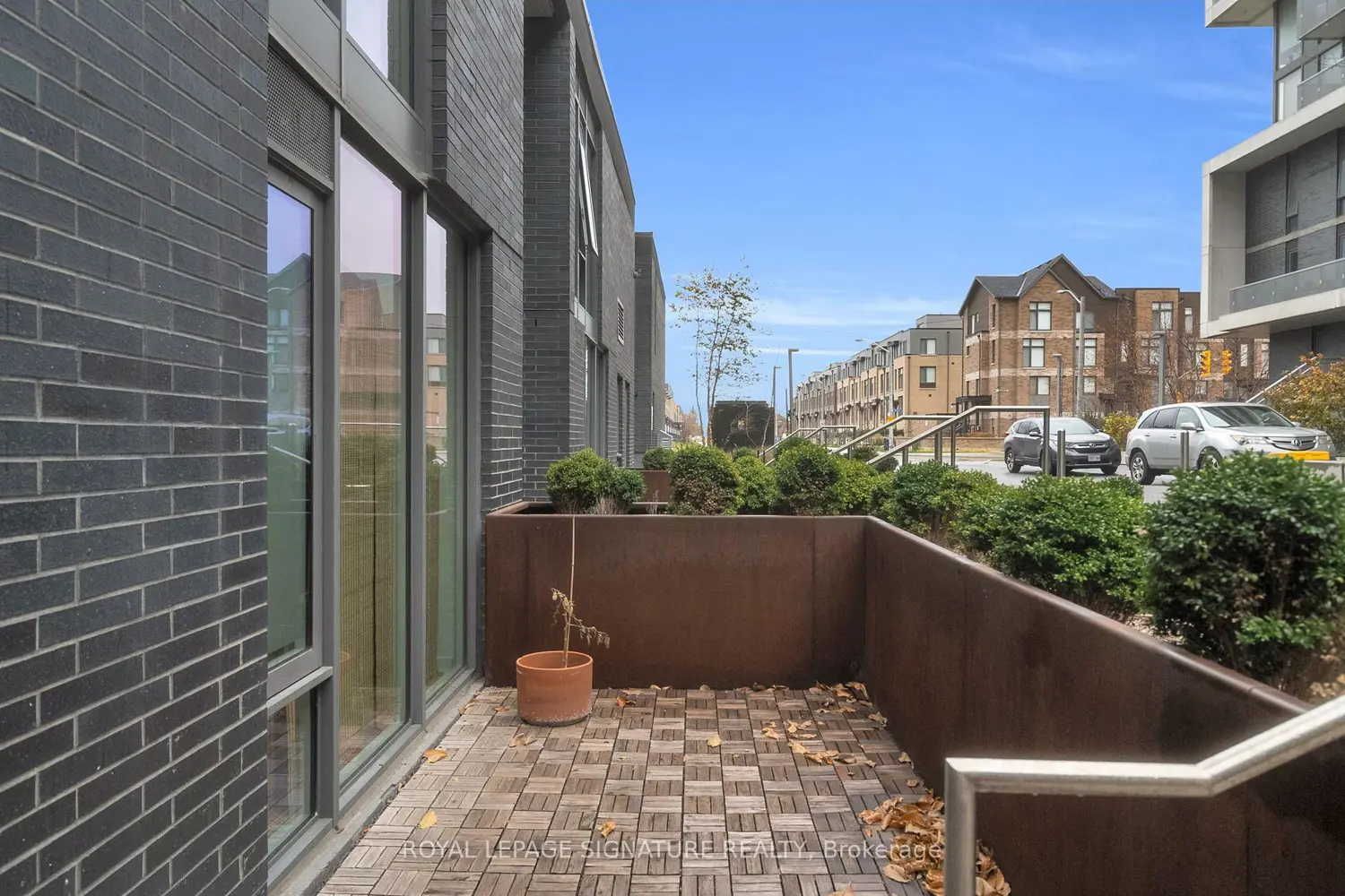 106 Varna Drive 8