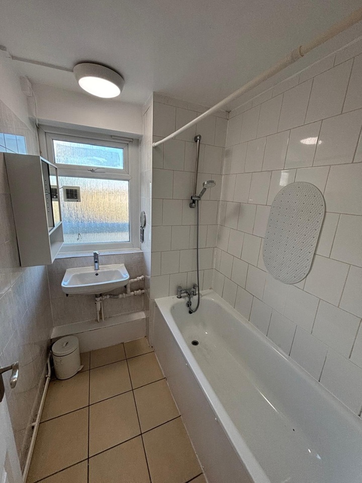 Additional image 9 of 3 Bed Flat, Harper House, SW9, N1 7GU