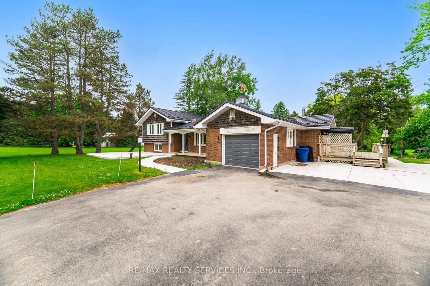 5587 Wellington Rd 86 Road photo 2