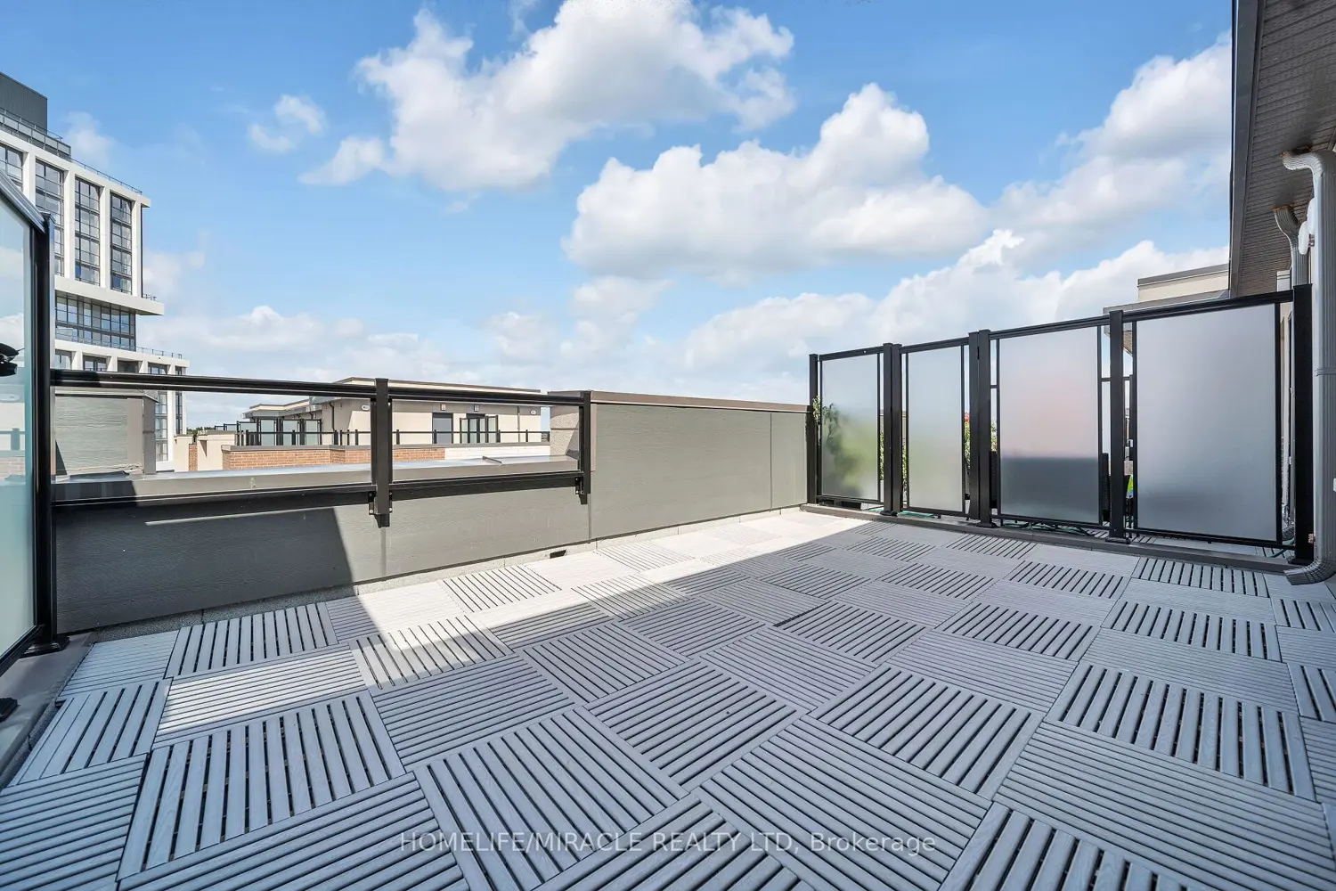 Additional image 14 of 1062 Douglas Mccurdy Common 230