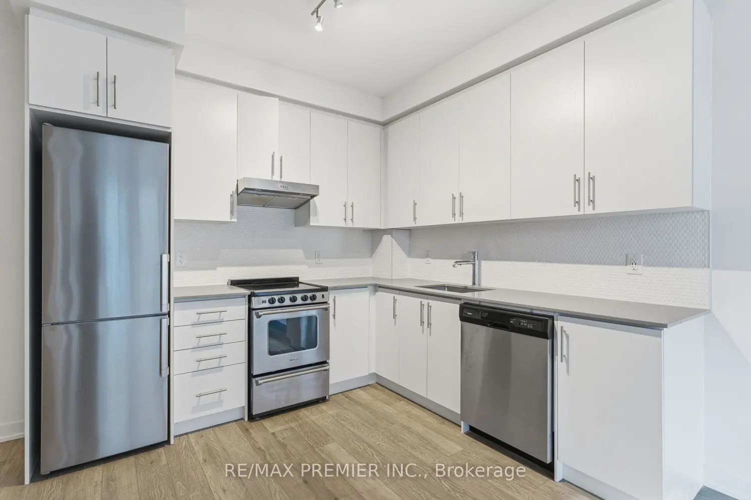 Additional image 10 of 212 King William Street 914