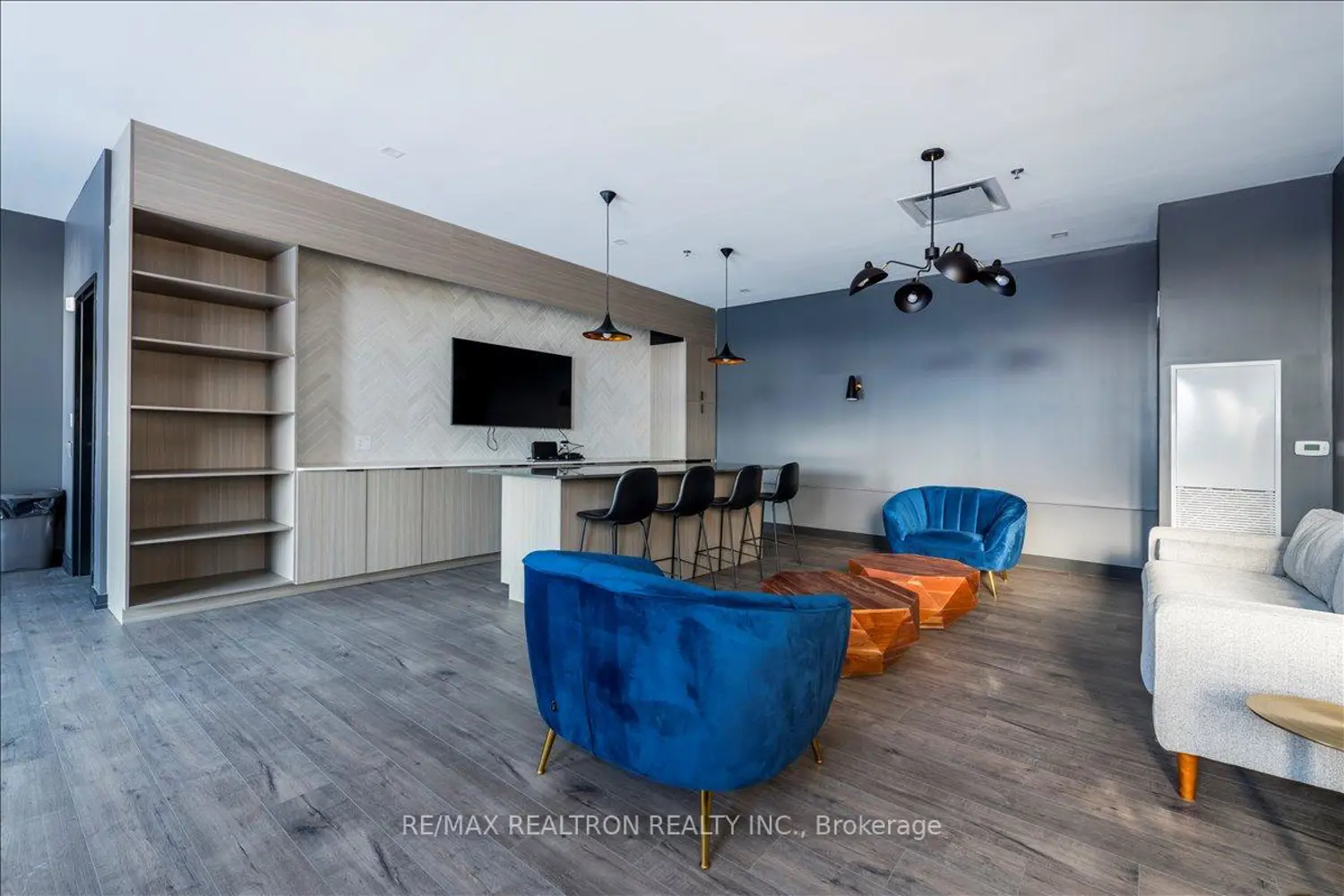 Additional image 16 of 430 Essa Road 224