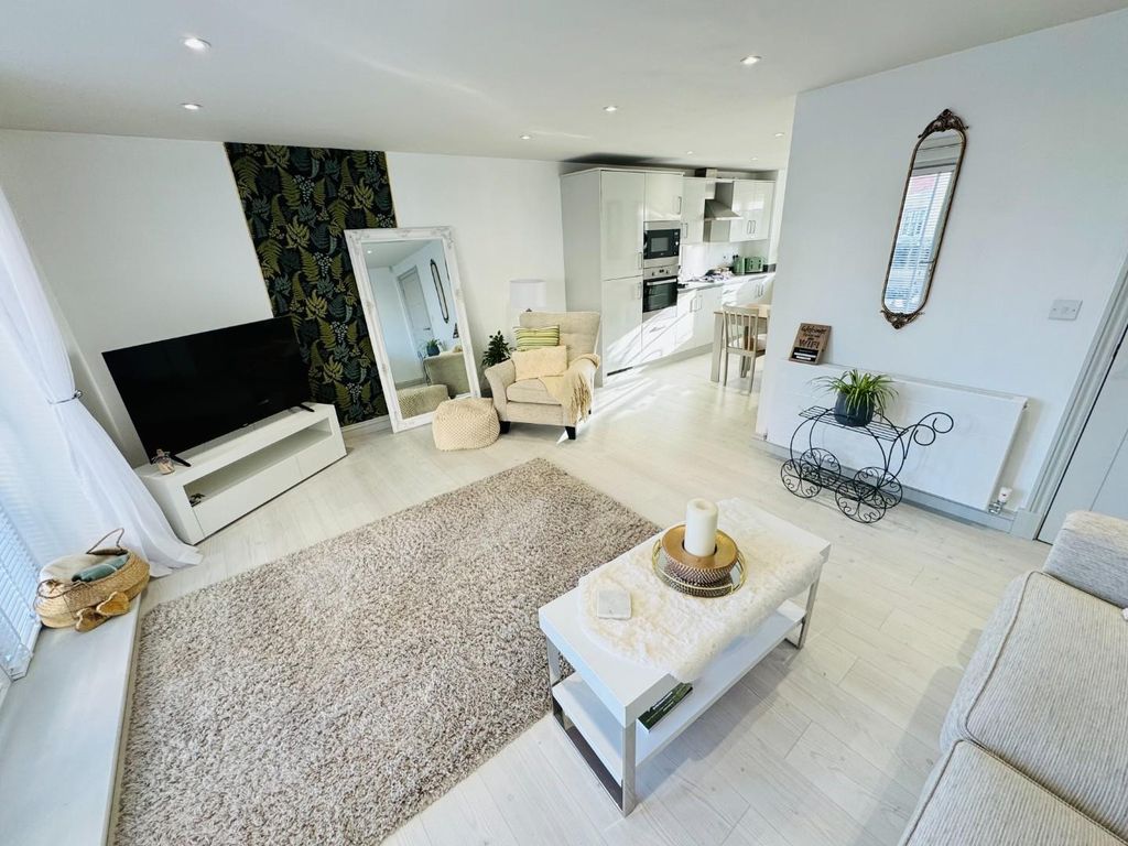 Additional image 3 of 2 bed flat for saleMansion House, Fleet Avenue, Hartlepool TS24