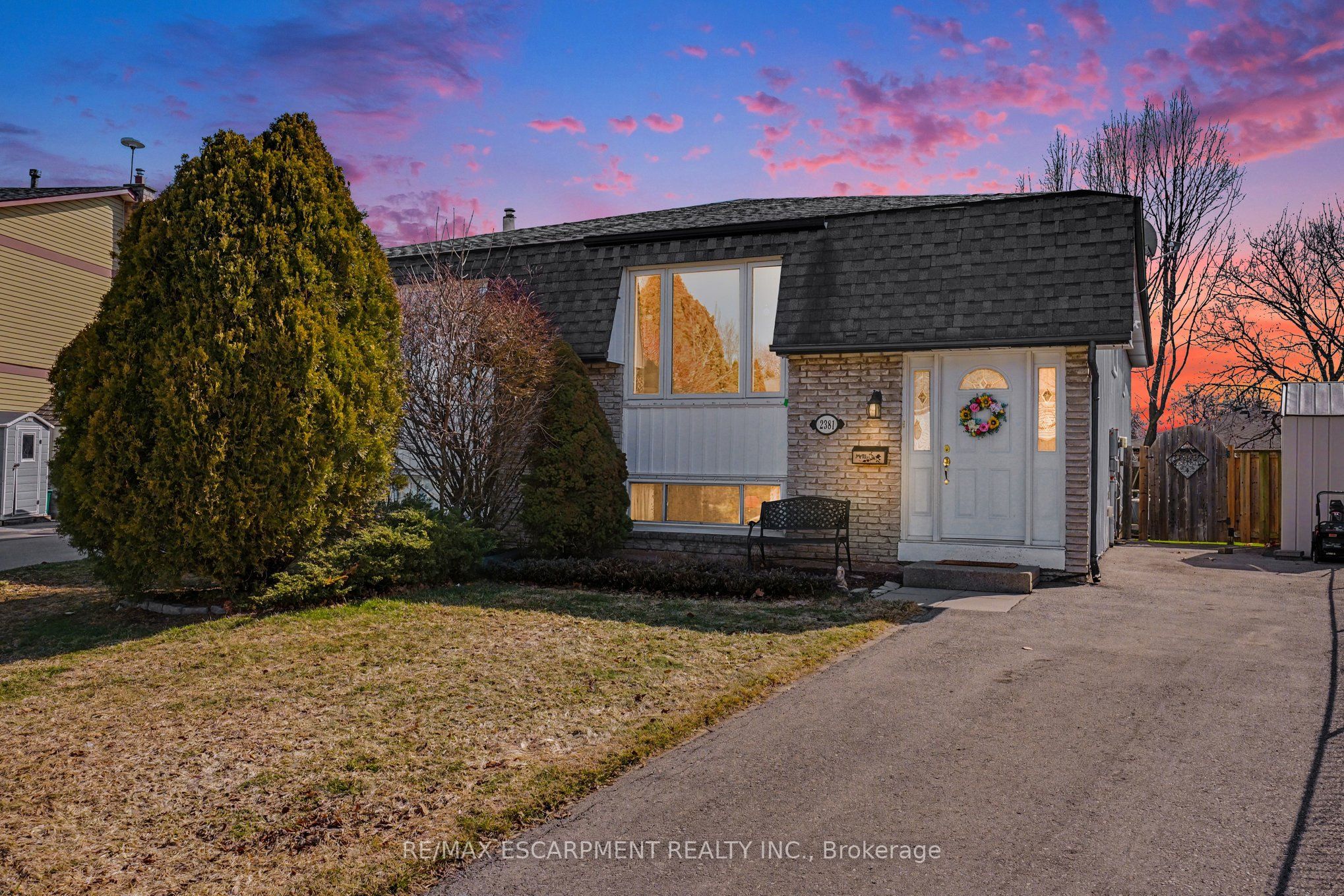 Additional image 2 of 2381 Middlesmoor Crescent, Burlington, ON, L7P 3X4