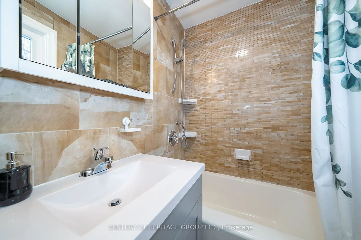 Additional image 8 of 215 Keele Street