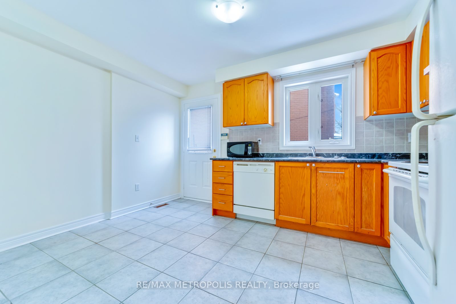 Additional image 4 of 16B Gower Street, Toronto, ON, M4B 3P5