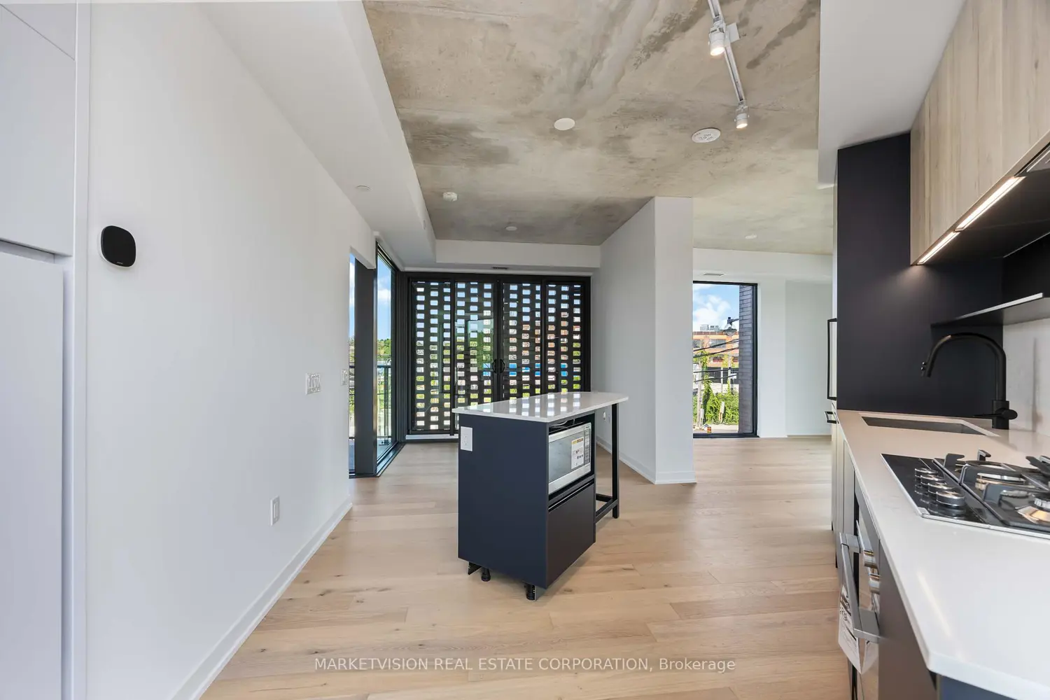 Additional image 8 of 2625 Dundas Street 414