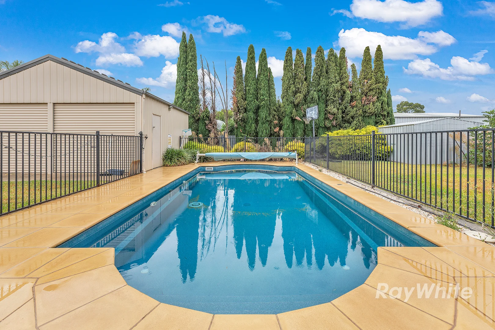 9 High Street, Rochester VIC 3561