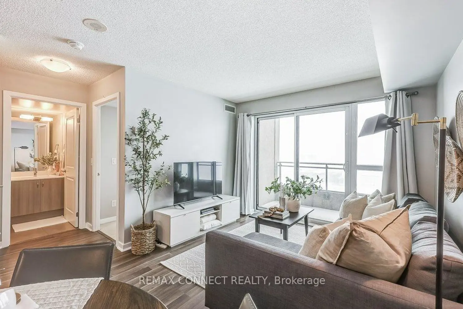 Additional image 7 of 1235 Bayly Street 905