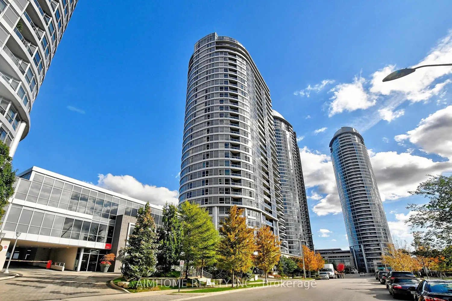 151 Village Green Square 506