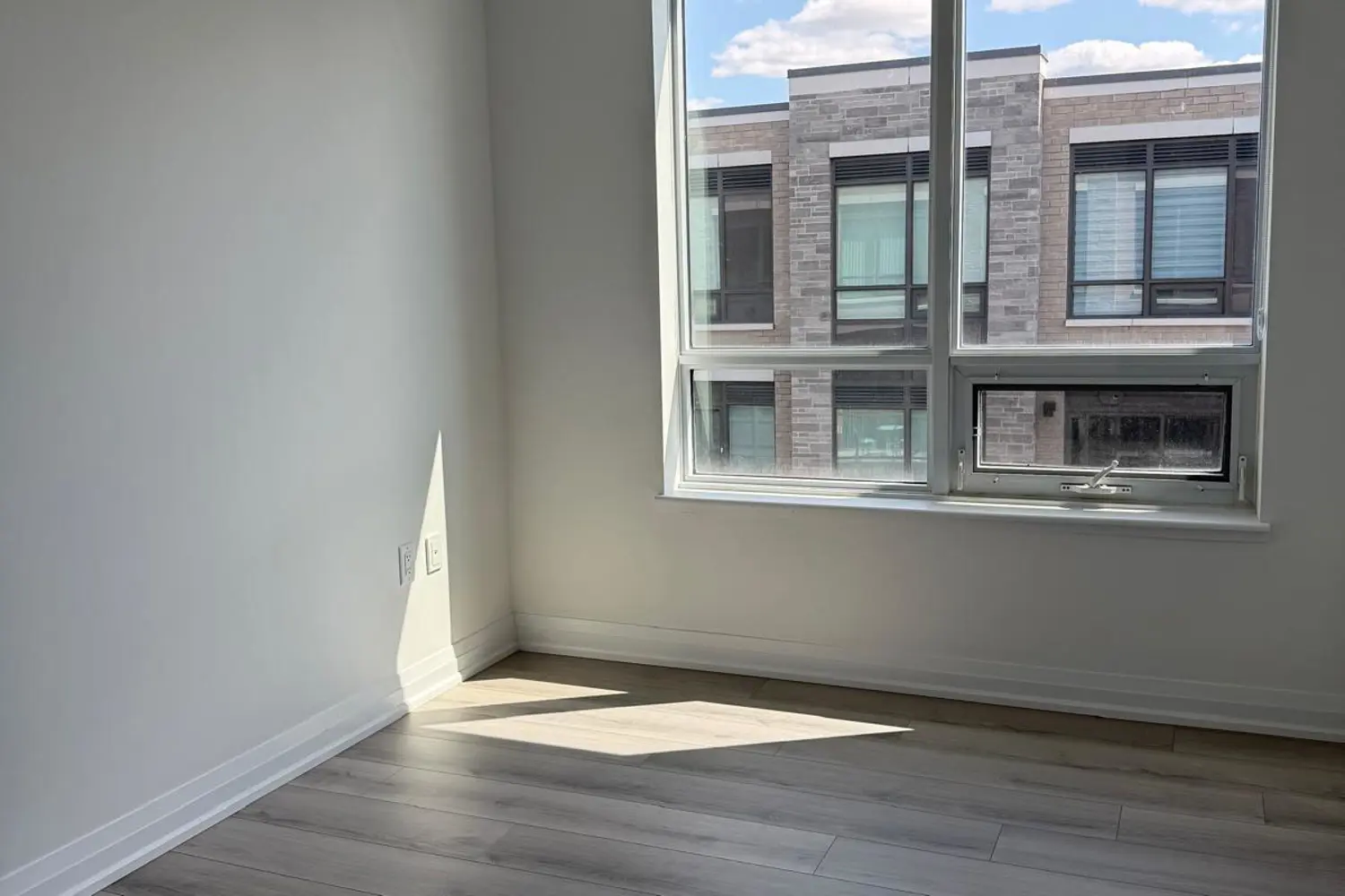 Additional image 10 of 85 Attmar Drive 330