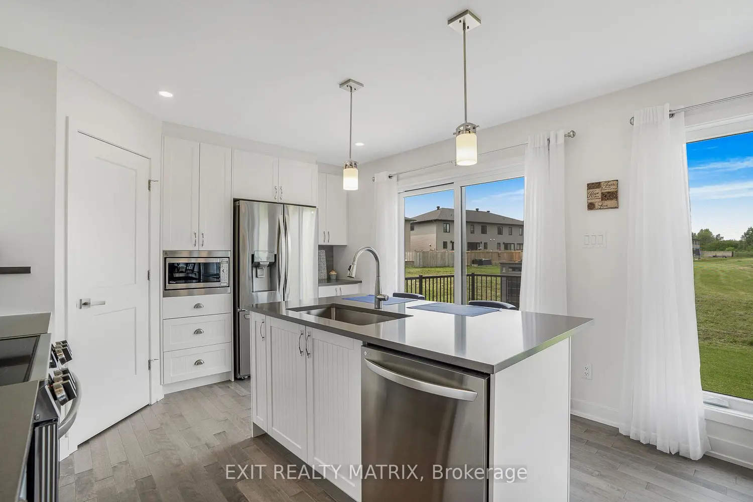 Additional image 4 of 521 Barrage Street