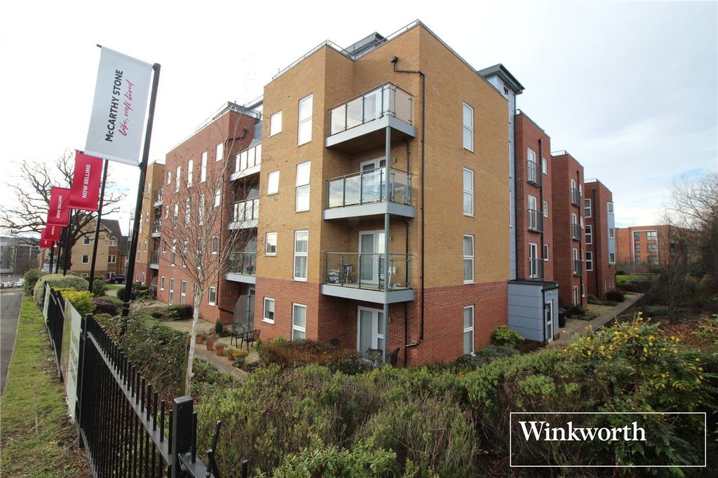 1 bed flat for saleStudio Way, Borehamwood, Hertfordshire WD6