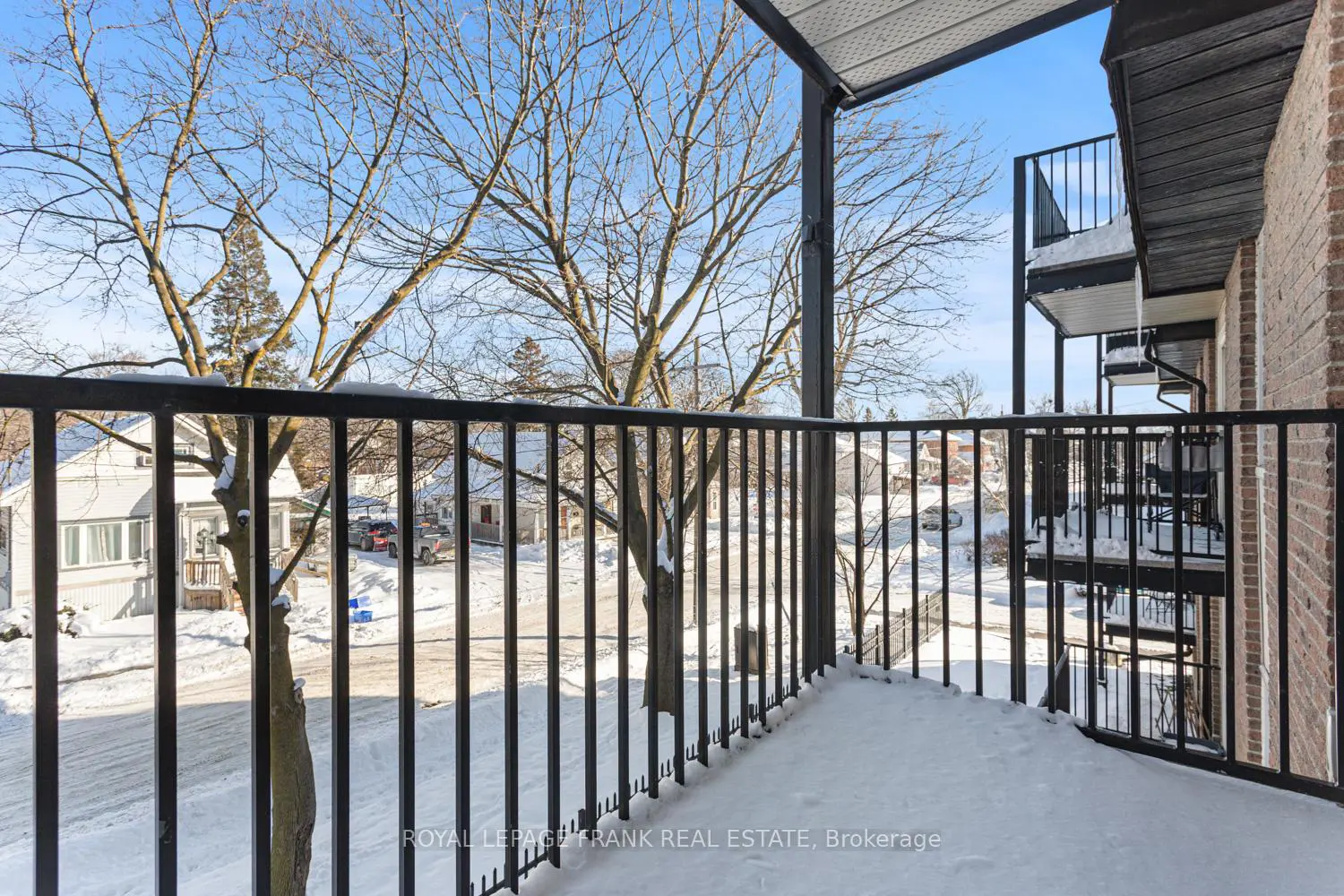 Additional image 16 of 25 College Street 305