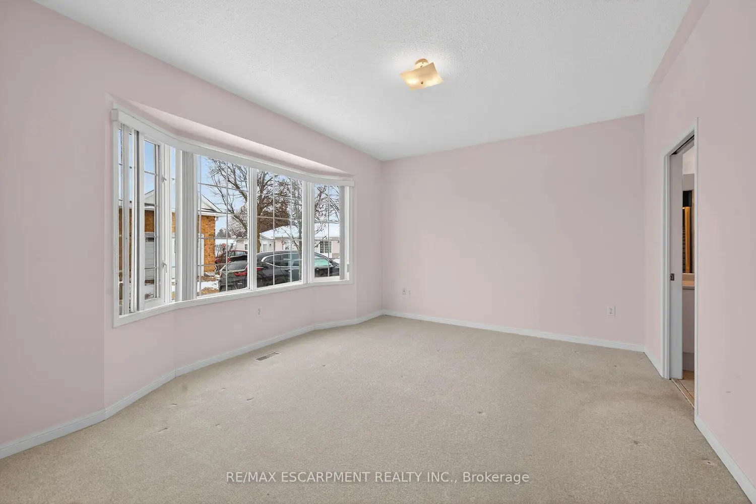 Additional image 9 of 156 Silverbirch Boulevard