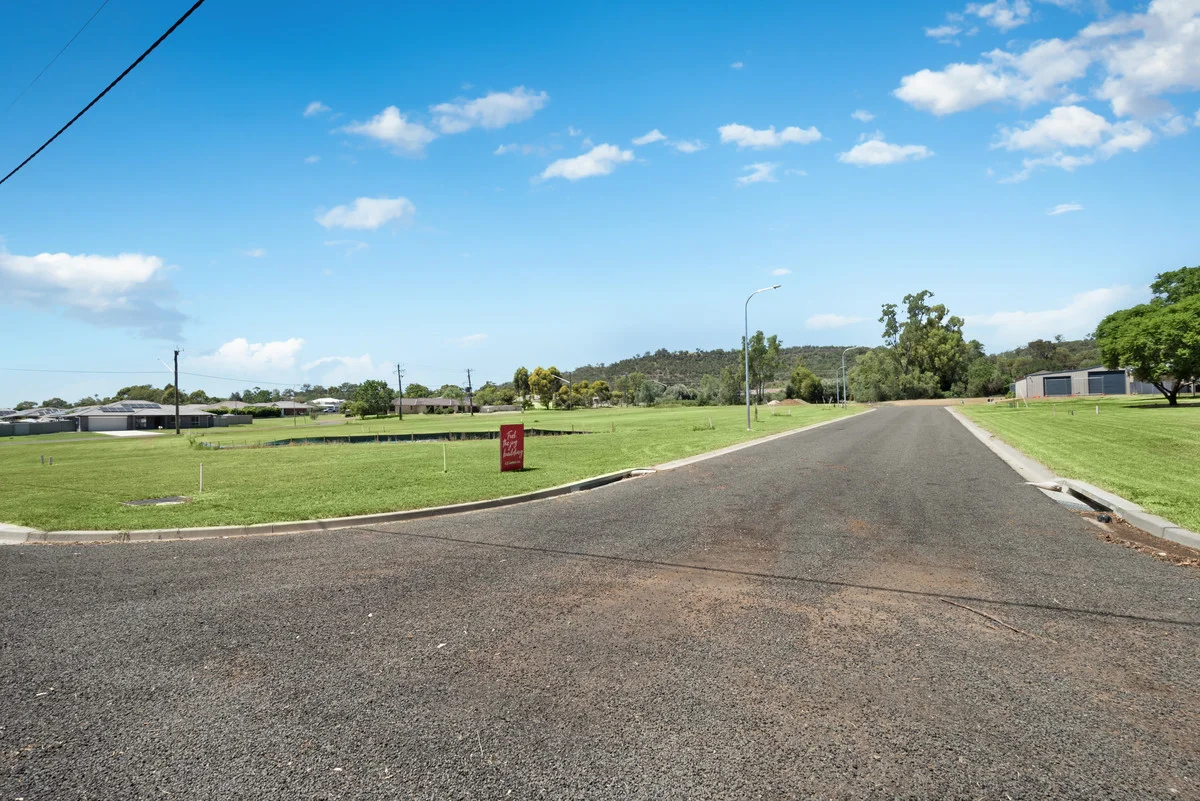 Additional image 5 of 4 - 14 Yarrandoo Close, Gunnedah NSW 2380